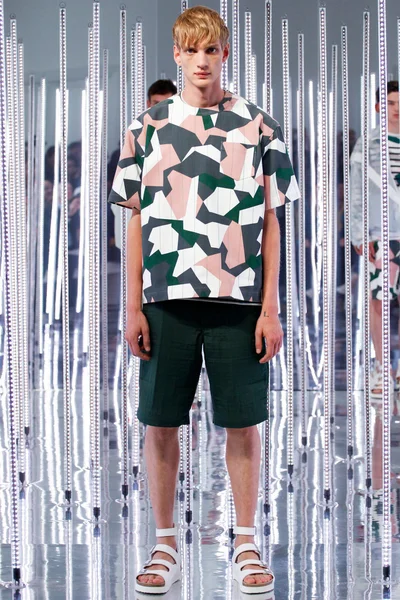 Look 24